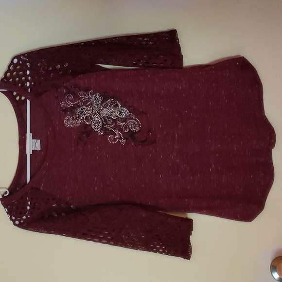 Cute maroon top. Size S by Angeles and Diamonds - Picture 1 of 4